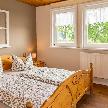 Familien-ferienanlage Seefeldt * 弗里斯特