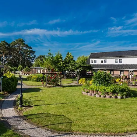 Familien-ferienanlage Seefeldt 弗里斯特